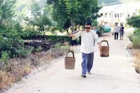 向张嘉译致敬 向张嘉译致敬