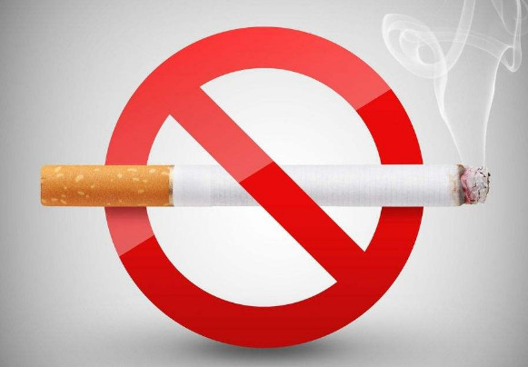 改判“劝阻吸烟”者无责具有标杆意义